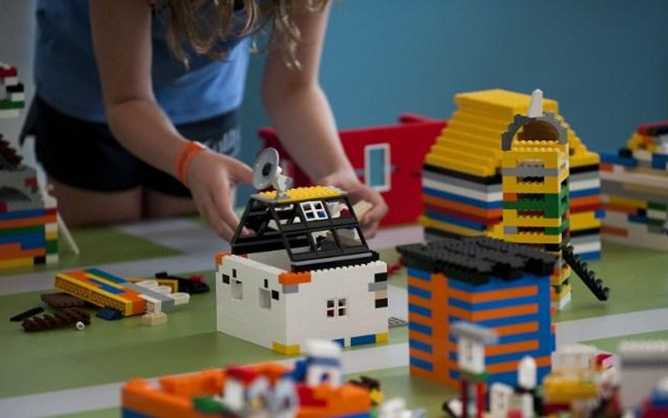 Lego otwiera szkołę