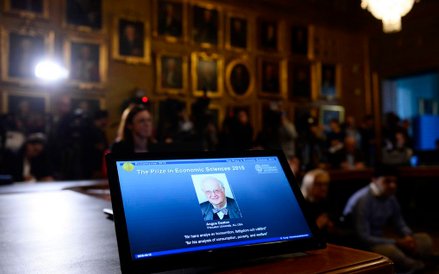 Szkocki ekonomista Angus Deaton został tegorocznym laureatem Nagrody Nobla w dziedzinie nauk ekonomi