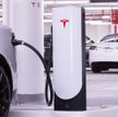 Szybsze ładowarki Tesli. Skrócą czas ładowania o połowę