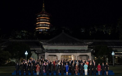 Zdjęcie rodzinne z Hangzhou. Przywódcy państw uczestniczących w szczycie G20, niektórzy wraz z małżo