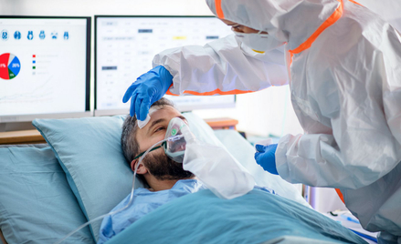 Dr Konstanty Szułdrzyński: Straszna samotność pod respiratorem