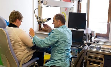 Osoba, która straciła pracę może korzystać z bezpłatnej opieki zdrowotnej jeszcze przez 30 dni od us