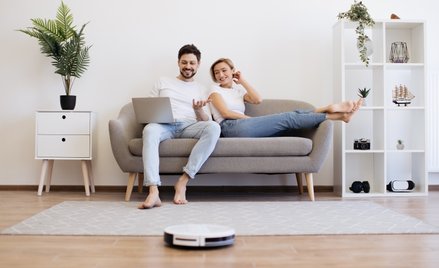 Szczęśliwi posiadacze robotów sprzątających zauważają realną zmianę w domowych nawykach.