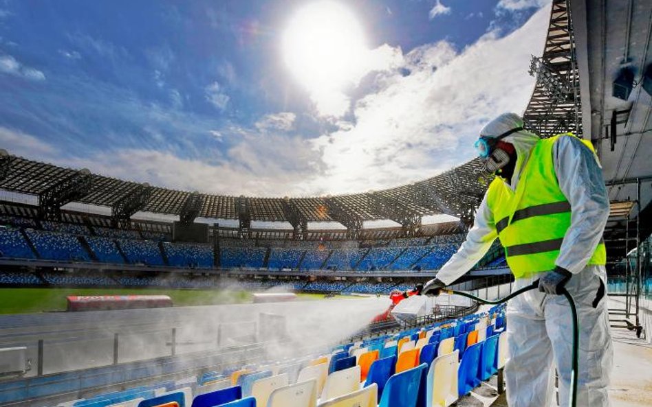 Walka z wirusem na stadionie w Neapolu