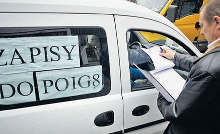 Przedsiębiorcy ustawiają się do kolejki po granty na e-usługi