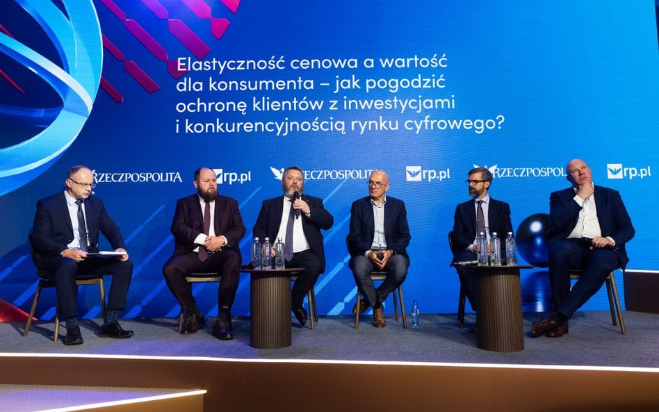 Uczestnicy debaty wskazywali, że stabilność cen usług telekomunikacyjnych w Polsce zaczyna kolidować