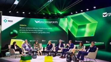 Uczestnicy debaty „Bezpieczeństwo lekowe i konkurencyjność przemysłu farmaceutycznego w nowej rzeczy