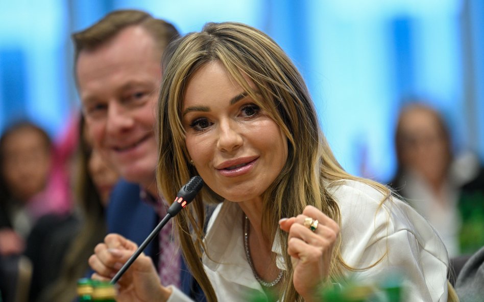 Piosenkarka Dorota Rabczewska Doda (C) podczas posiedzenia sejmowej Komisji Nadzwyczajnej do spraw o