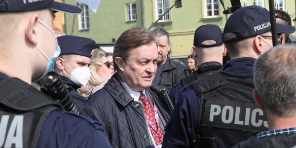 Prezydent samozwaniec tworzył własną armię. Jej członkowie zostali skazani