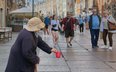 Żebraczka na ulicy w Gdańsku