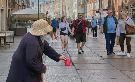 Żebraczka na ulicy w Gdańsku