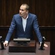 Poseł Konfederacji Konrad Berkowicz na sali obrad Sejmu