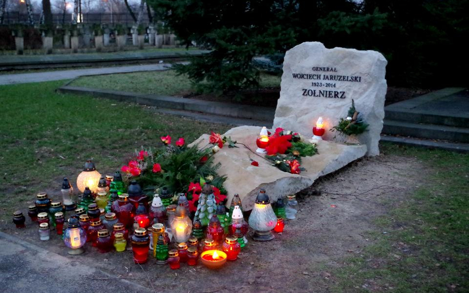 Grób gen. Wojciecha Jaruzelskiego na Wojskowych Powązkach w Warszawie