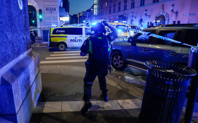 Strzelanina w Oslo - policja zabezpiecza miejsce zdarzenia