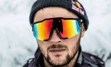 Andrzej Bargiel zdobył dziewiczy szczyt. I zjechał z niego na nartach