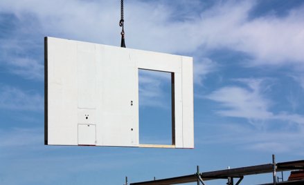 Przyjazne środowisku technologie, materiały z recyklingu, prefabrykowanie i automatyzacja to trendy,