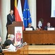 Rafał Trzaskowski na sesji rady miasta