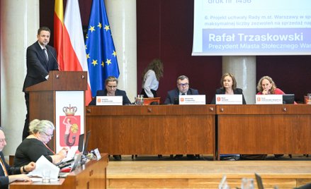 Rafał Trzaskowski na sesji rady miasta