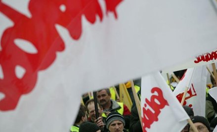 Kiedy trzeba konsultować ze związkiem zawodowym zamiar rozwiązania angażu