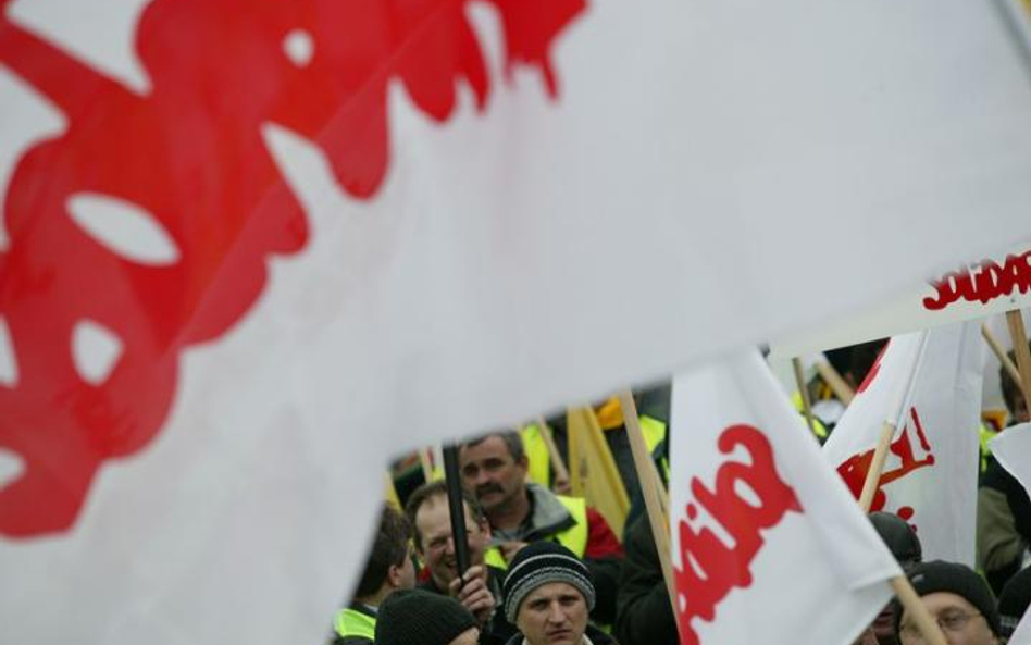Kiedy trzeba konsultować ze związkiem zawodowym zamiar rozwiązania angażu