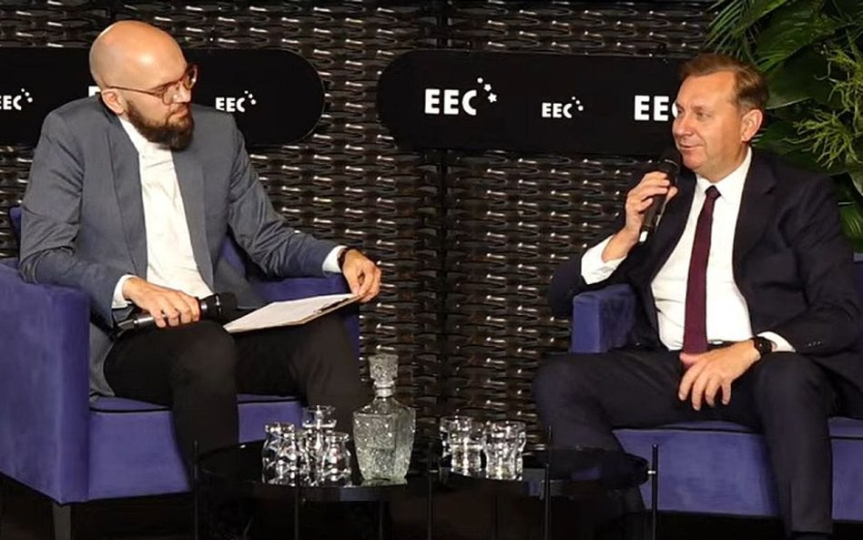 Rafał Komarewicz udziela wywiadu na EKG