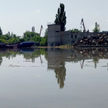 Zalany obszar po wysadzeniu zapory wodnej w Kachowce