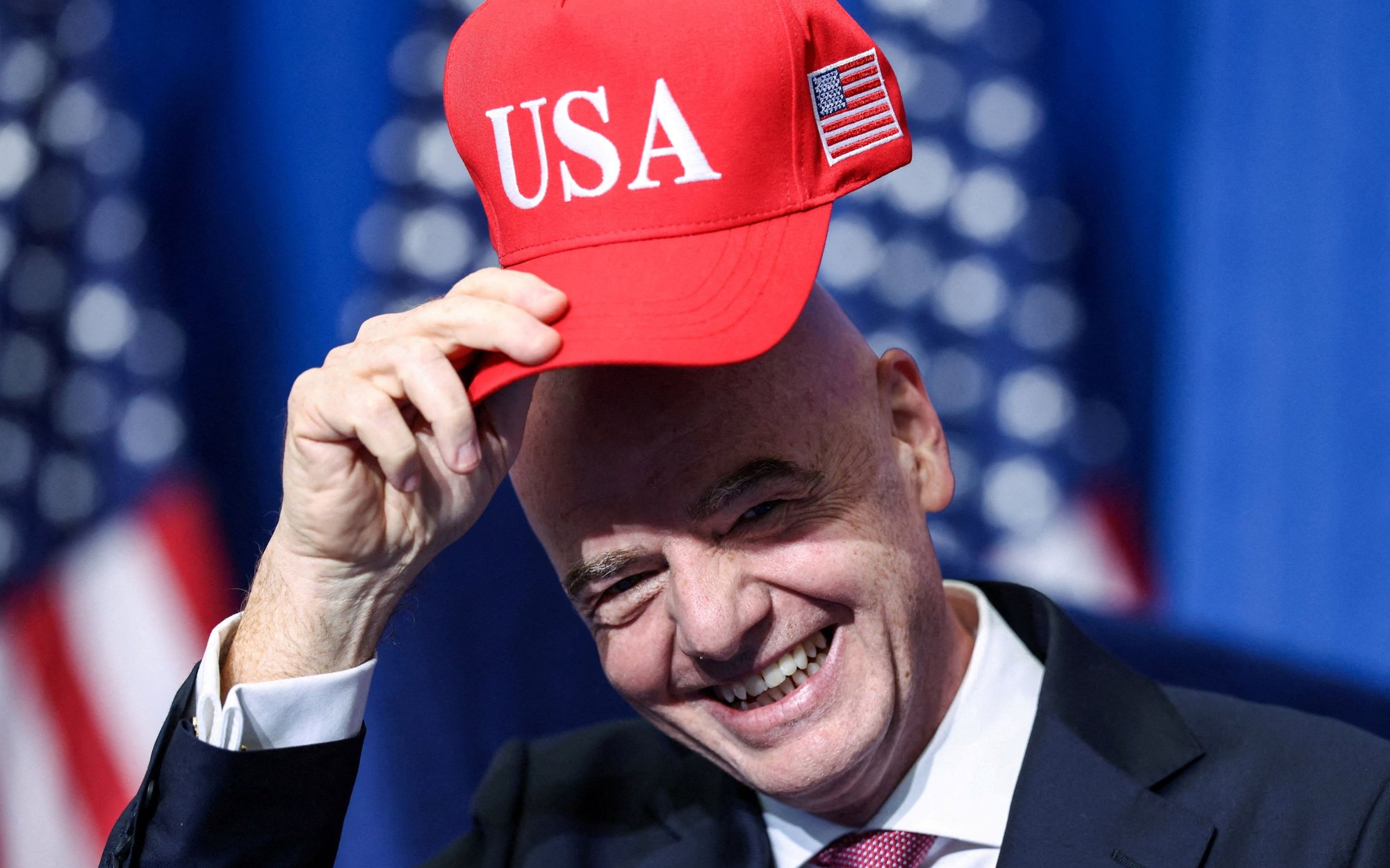 Po telefonie Trumpa piłkarz USA może grać. UEFA: Przekroczono czerwoną linię