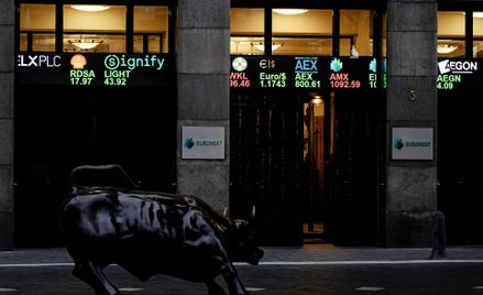 Na świecie fundusze akcji zgarniają większość wpłat