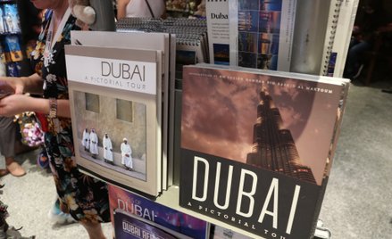 Latem ruch turystyczny w Dubaju spada z powodu upałów. W tym roku cieniem kładzie się też konfilkt z
