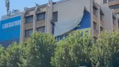 Kosowo. W odpowiedzi na słowa Zełenskiego władze Prisztiny usunęły ogromną flagę Ukrainy