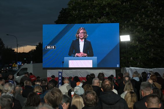 Magdalena Biejat podczas debaty w TVP