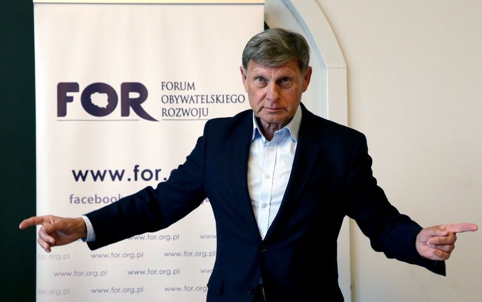 Prof. Leszek Balcerowicz podczas konferencji prasowej FOR nt. długu publicznego Polski