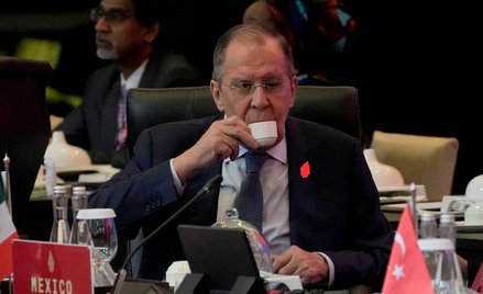 Ławrow: Kijowski reżim demonizuje Rosję