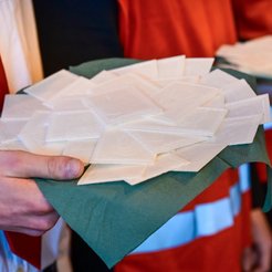 Świętowanie to przede wszystkim przeżycie duchowe, oparte na celebracji wspólnotowości i bliskości -