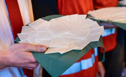 Świętowanie to przede wszystkim przeżycie duchowe, oparte na celebracji wspólnotowości i bliskości -