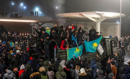 Kazachstan: Starcie wojska z demonstrantami. Media informują o dziesiątkach zabitych