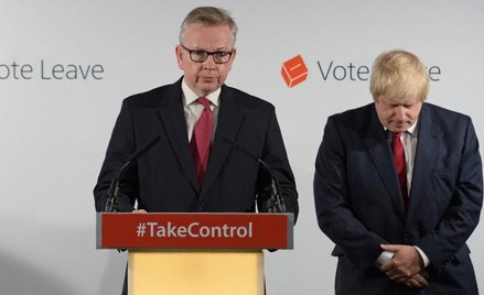 Najpierw Boris Johnson (z prawej) zdradził Davida Camerona, a teraz sam został zdradzony przez Micha