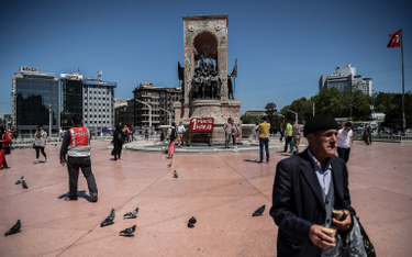 Plac Taksim w Stambule, Pomnik Republiki