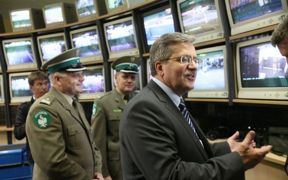 Prezydent Komorowski wizytuje przejście graniczne w Kuźnicy Białostockiej