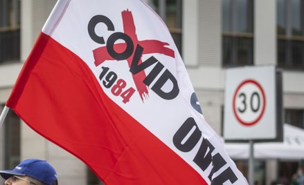 Gdańsk: Marsz antycovidowców rozwiązany. Policja użyła gazu