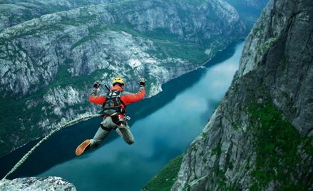 Fruuu! Bungee pozostaje synonimem sportów ekstremalnych