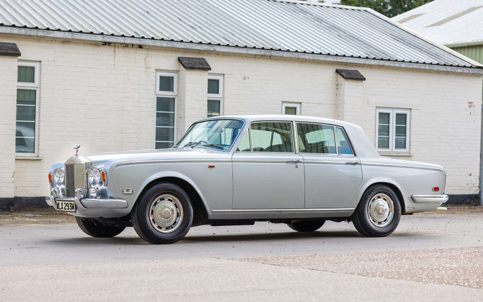 Ta sylwetka nigdy się nie znudzi – klasyczny Rolls-Royce Silver Shadow.