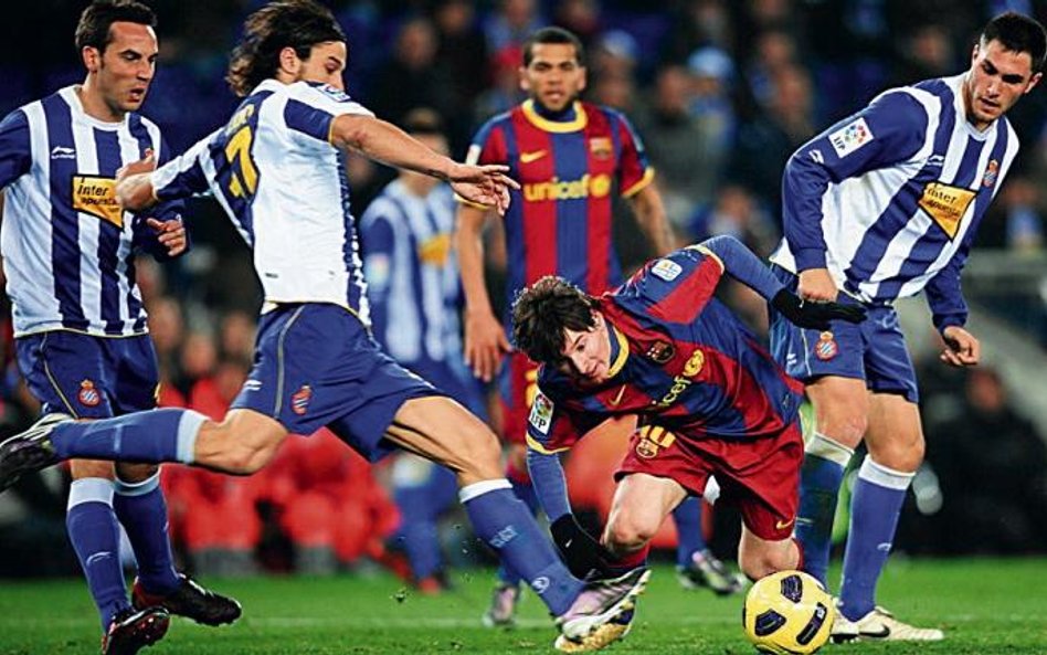 Leo Messi (drugi z prawej) tym razem bramki nie strzelił (fot. Manu Fernandez)
