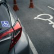 Karty parkingowe dla osób z niepełnosprawnościami mają pozostać ważne do czasu wprowadzenia nowego, 