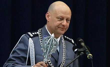 Arkadiusz Letkiewicz pracuje na pełny etat w KGP, bierze zlecenie ze szkoły policyjnej, wykłada na u