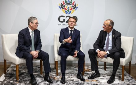 Keir Starmer, Emmanuel Macron i Friedrich Merz