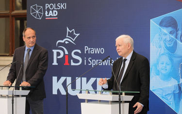 Prezes PiS Jarosław Kaczyński oraz lider Kukiz'15 Paweł Kukiz