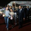 Władimir Putin podczas ceremonii przywitania więźniów na lotnisku w Moskwie