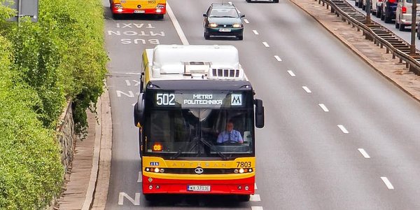 Odległy przystanek zachęca do wyboru samochodu
