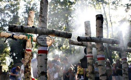 Powstańcze mogiły na warszawskich Powązkach